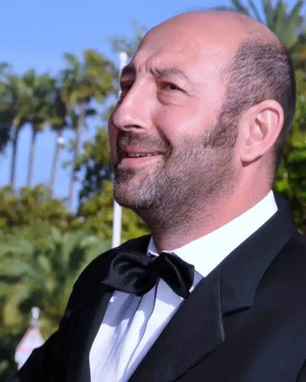 Kad Merad, Philippe Abrams dans Bienvenue chez les Ch’tis